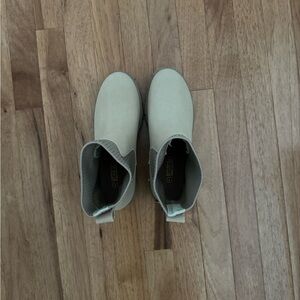Stylish Heeled boots